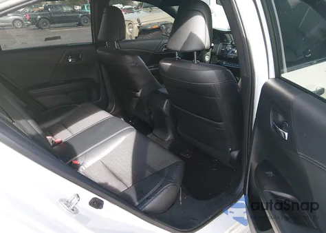 2016 Honda Accord Sport z USA, uszkodzony, nr VIN 1HGCR2F68GA142161